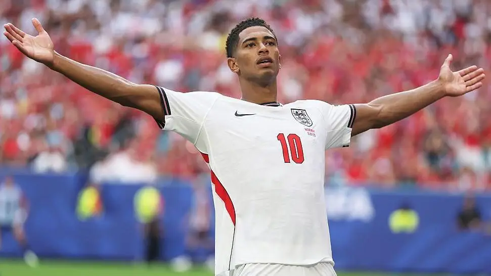 世界杯2026:贝林厄姆在与梅西的较量中达到新高峰